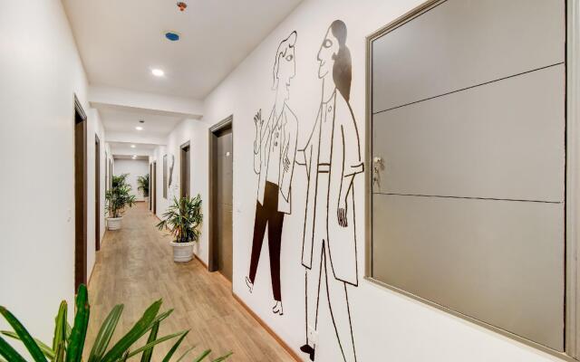 OYO Townhouse 207 Hotel Downtown My Stay