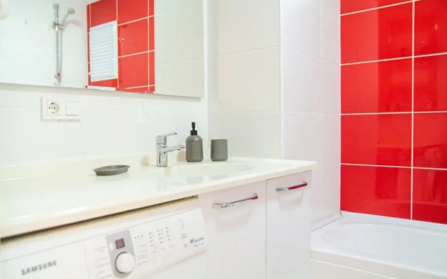 Lovely Flat near Public Transportation in Izmir