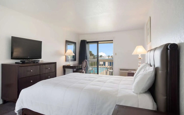 Rodeway Inn at Somers Cove Marina