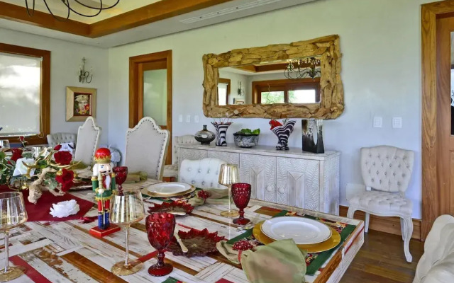 Ocean View 5-bedroom Fully Staffed Tropical Villa