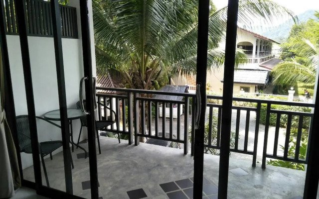 Holiday Park Hotel