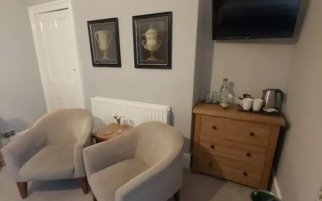Llys Aeron Guest House