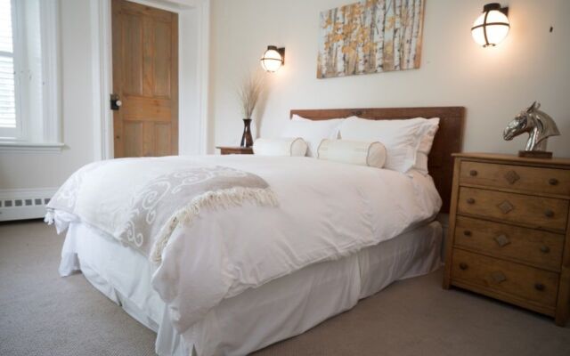 Forks of the Credit Inn