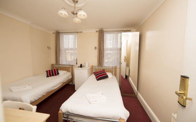 Royal Guest House by Saba