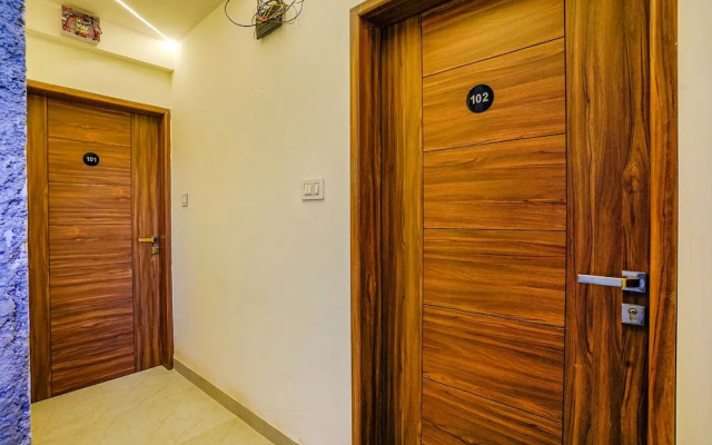 Fabhotel Crystal Inn