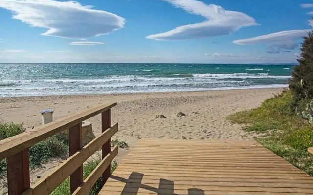 Belvilla by OYO Villa Costabellas