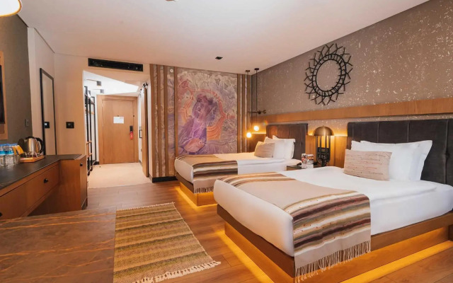 Panagia Suite Hotel
