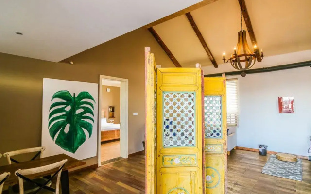 Zizai Garden Traveling with Hotel