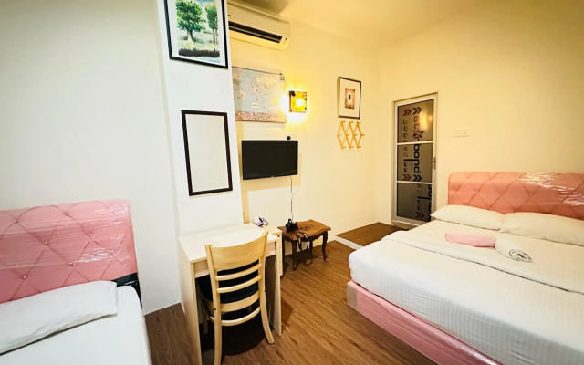 The Explorers Guesthouse and Hostel – Guest Rooms – Kuala Lumpur