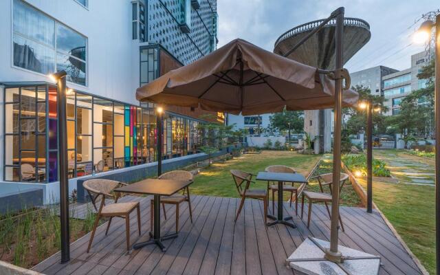 Hotel B Plus L