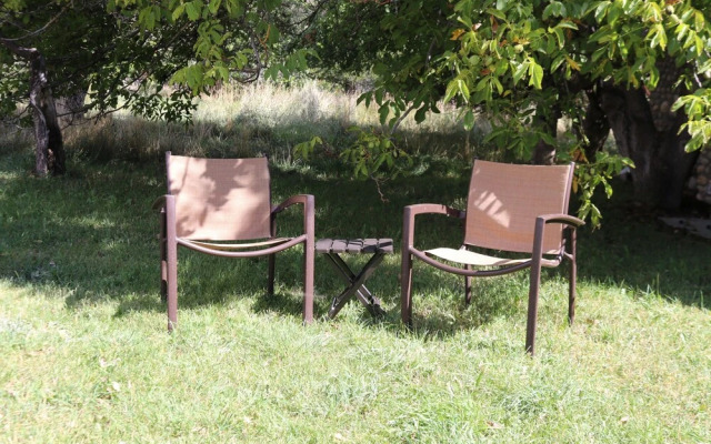 River Stone Inn & Gallery