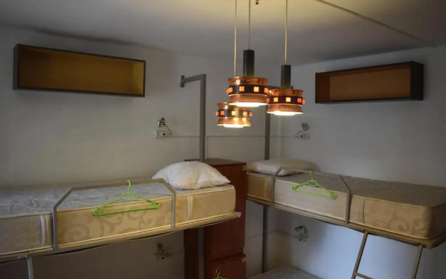 Sleep Studio Hostel