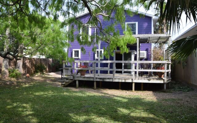 The Purple House - Four Bedroom Home