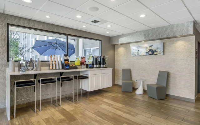 Comfort Inn & Suites Pacific - Auburn