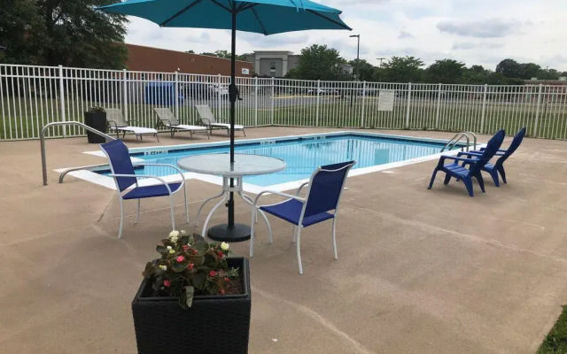 Red Roof Inn Dahlgren - Naval Base