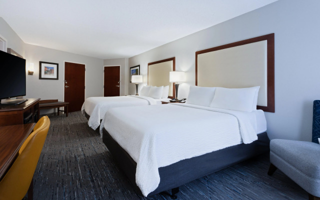 Holiday Inn Express & Suites Cincinnati Riverfront by IHG