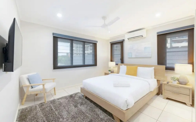 Zen Saltwater Retreat Balcony Pool Seaview