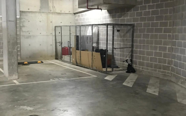 Wentworth Point Oversized balcony view apartment