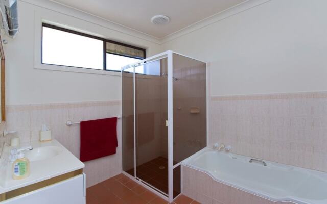 Shoal Bay Avenue Unit 7