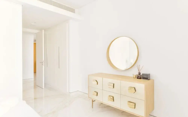 Luxury Beachfront 2BR w Stunning SeaView