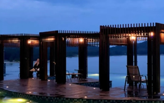 ZilleVille Studio Suite Seaview With Balcony at Imperium Residence