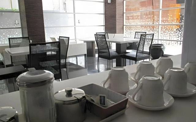 Studio One Hotel