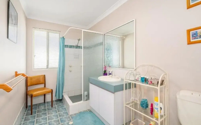 Hidden Gem Getaway in Dunsboroughs Heart
