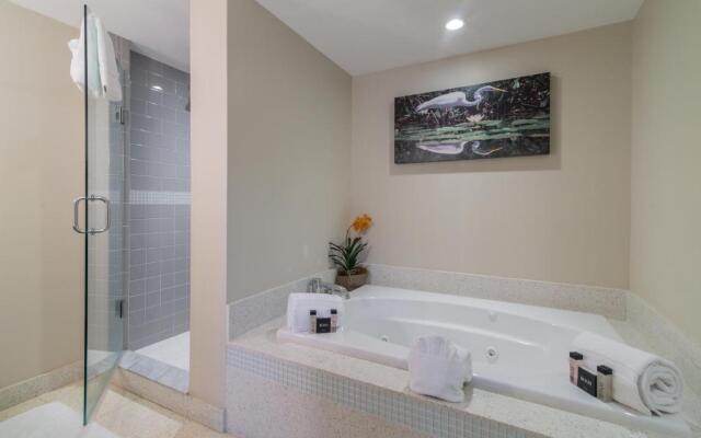 Orchid Key Inn - Adults Only