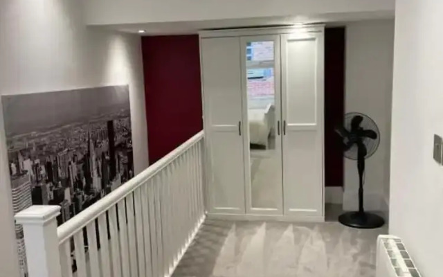 Spacious1br-6guests-walktoshops-fastwifi