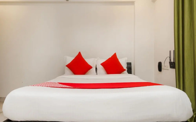 OYO 11951 Vatsala Suites