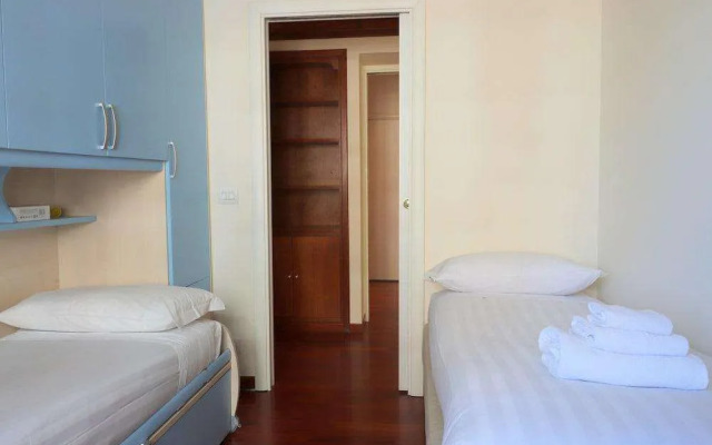 St Peter new and lightsome apartment with balcony