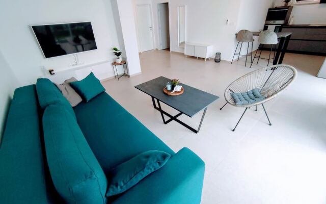 Brand new 3-bed Apartment