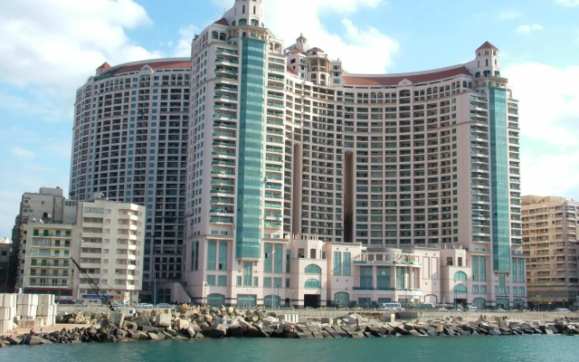 Apartment at San Stefano Grand Plaza