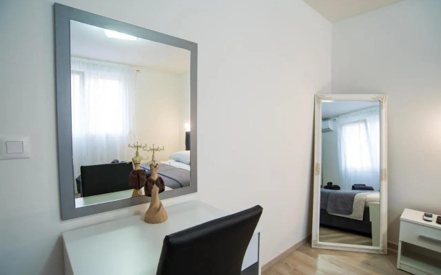 Too Sweet Apartment 1