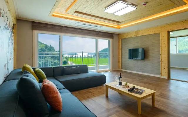 Yeosu Sora Noeul Pension