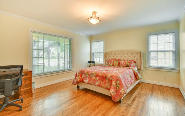 Spacious Amarillo Home With Shared Fire Pit!