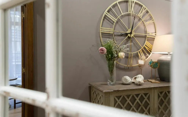 De La Guardia Suite 1