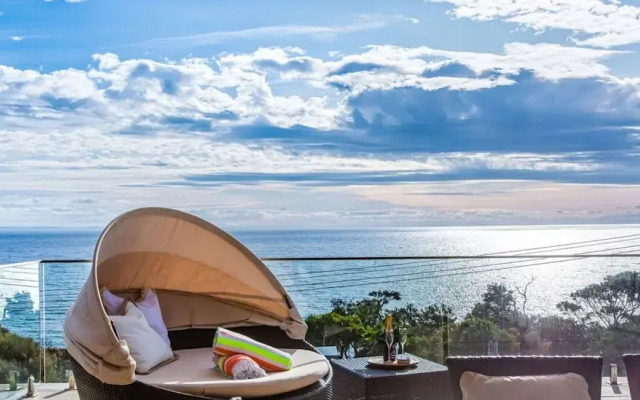 The Ocean s Edge Luxury Entertainer With Views