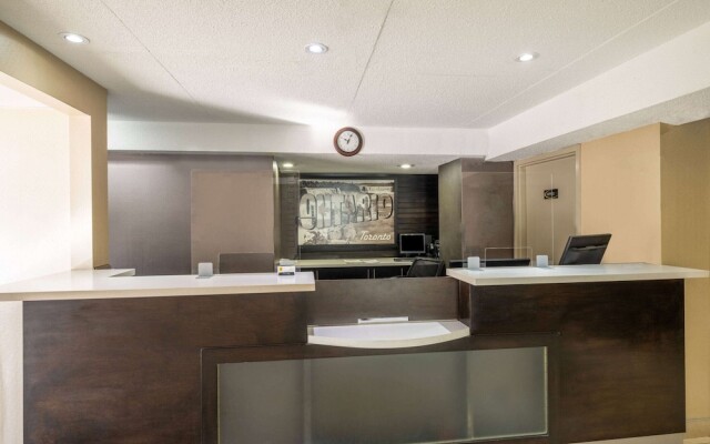 Super 8 Toronto East ON