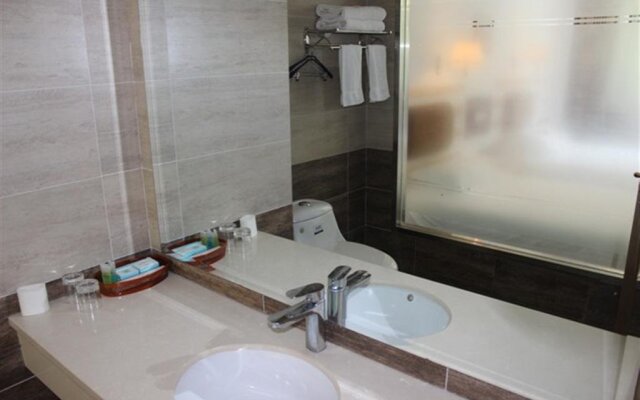 Changbai Mountain Spring Holiday Hotel