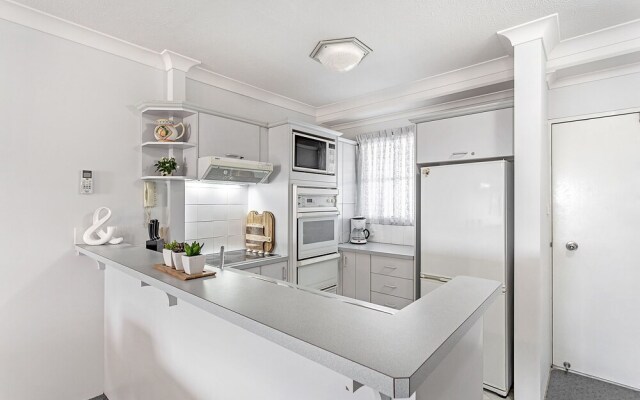 Nelson Towers, Unit 8/71 Victoria Parade