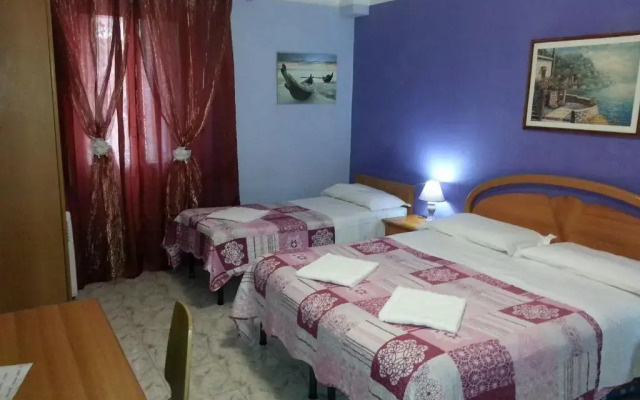 Roxena House