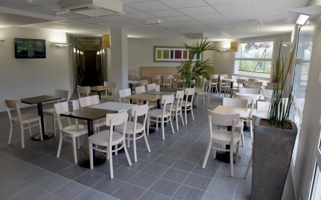 B&B HOTEL Aix-en-Provence Le Tholonet