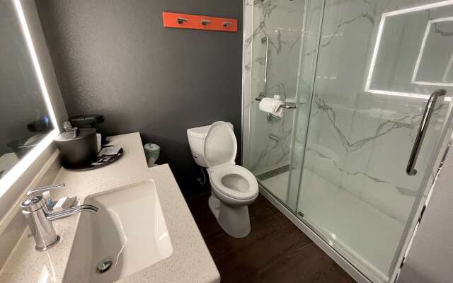 La Quinta Inn & Suites by Wyndham Fayetteville I-95