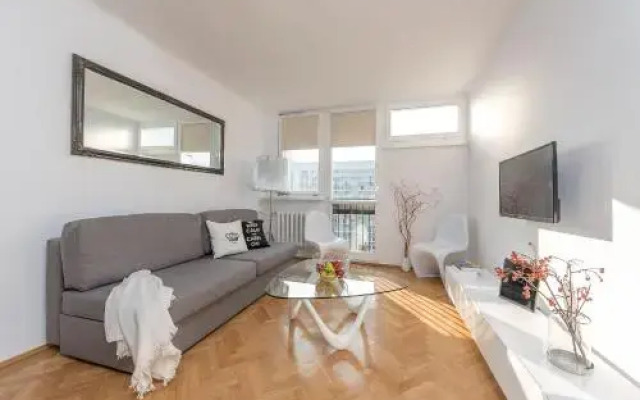 Ajax Apartments Rondo Onz