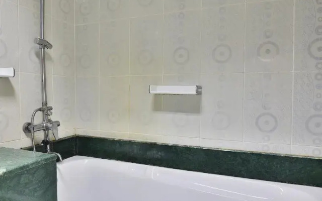 Oyo 395 Al Hafof Hotel