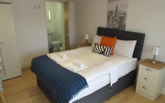 The Cambridge Suites -Tas Accommodations