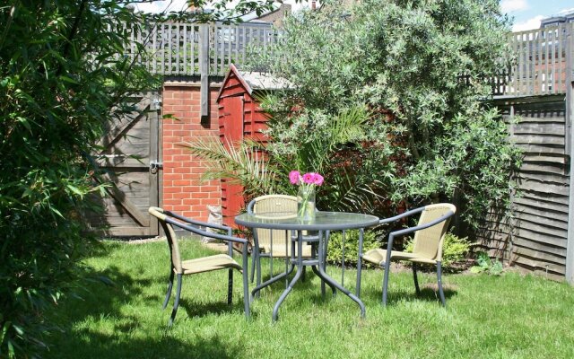 Lovely Putney Home by the Thames