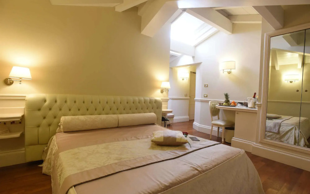 Suite Hotel Santa Chiara