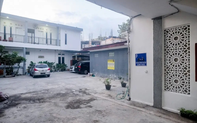 RedDoorz Syariah near Sleman City Hall 4